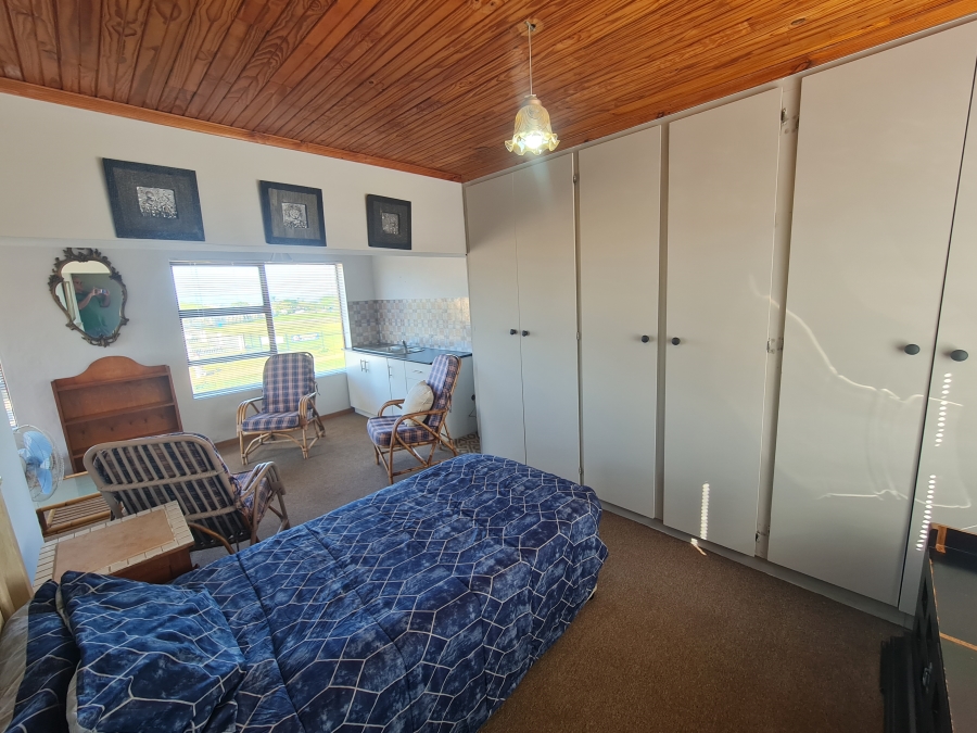 3 Bedroom Property for Sale in Wavecrest Eastern Cape